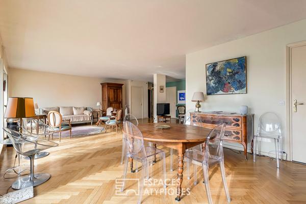 Appartement en dernier etage avec balcon, vue et stationnement