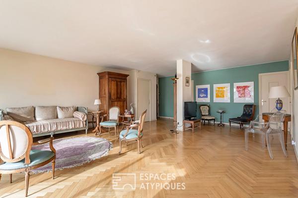 Appartement en dernier etage avec balcon, vue et stationnement