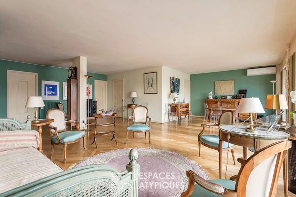 Appartement en dernier etage avec balcon, vue et stationnement