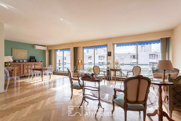 Appartement en dernier etage avec balcon, vue et stationnement