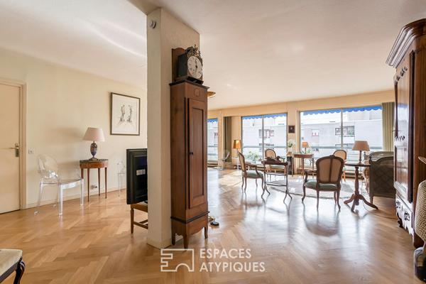 Appartement en dernier etage avec balcon, vue et stationnement