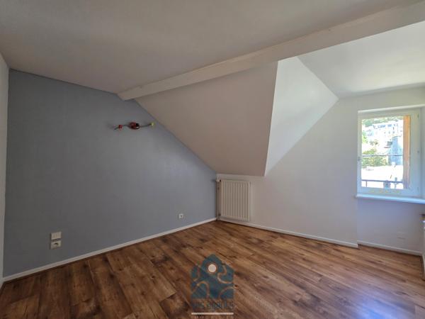 Maison 4 pièce(s) 2 chambre(s) 140 m²
