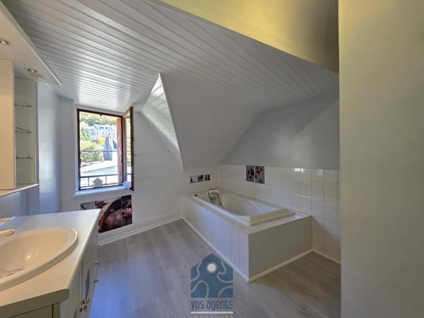 Maison 4 pièce(s) 2 chambre(s) 140 m²