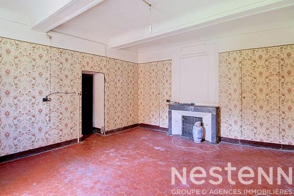 A VENDRE SUR LORGUES -Immeuble en Centre-Ville avec Jardin et Fort Potentiel