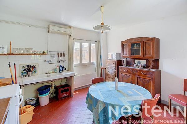 A VENDRE SUR LORGUES -Immeuble en Centre-Ville avec Jardin et Fort Potentiel