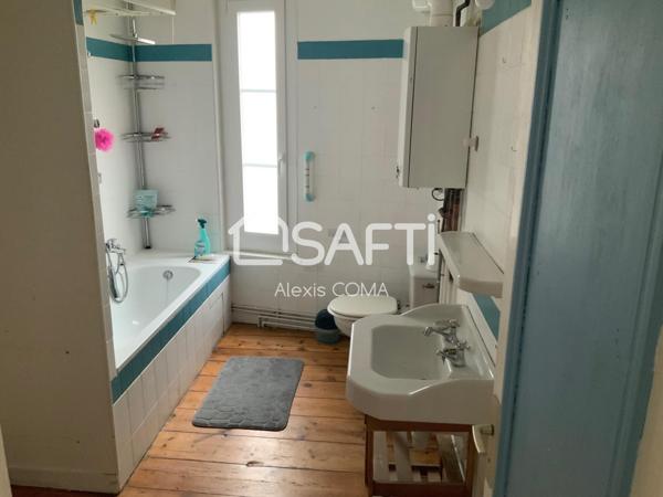 La maison et sa cour