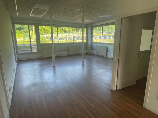 Bureaux à louer à VAL DE REUIL 27100