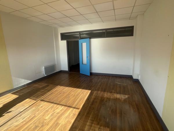 Bureaux à louer à VAL DE REUIL 27100