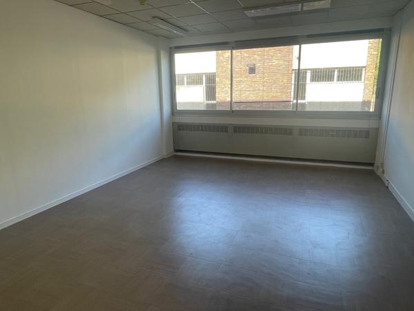 Bureaux à louer à VAL DE REUIL 27100