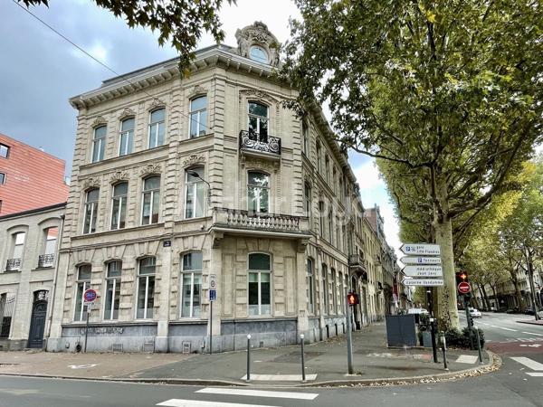 Lille Centre - Bureaux 213 m² à Louer - Immeuble Rénové, Prestations Haut de Gamme, Quartier République