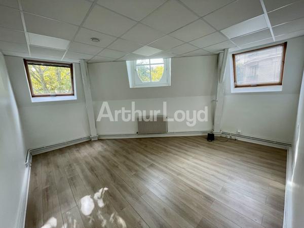 Lille Centre - Bureaux 213 m² à Louer - Immeuble Rénové, Prestations Haut de Gamme, Quartier République