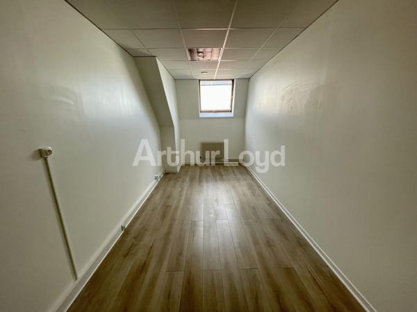 Lille Centre - Bureaux 213 m² à Louer - Immeuble Rénové, Prestations Haut de Gamme, Quartier République