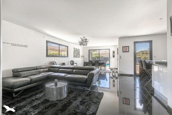 Maison à vendre 458 000 € Saint-Jean-d'Illac 4 p 98 m² DPE C