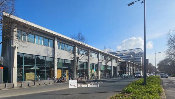 Bureaux à louer à Villeurbanne avec grande terrasse et vue Parc de la Tête d'Or