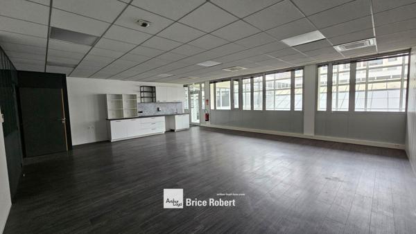 Bureaux à louer à Villeurbanne avec grande terrasse et vue Parc de la Tête d'Or