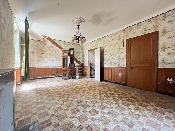 Exclusivité ERA: SENDETS : Maison de caractère à rénover. 202,5 m² + combles aménageables