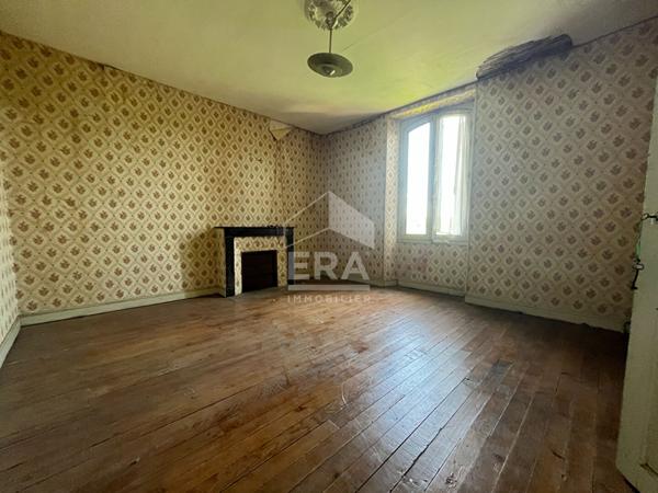 Exclusivité ERA: SENDETS : Maison de caractère à rénover. 202,5 m² + combles aménageables