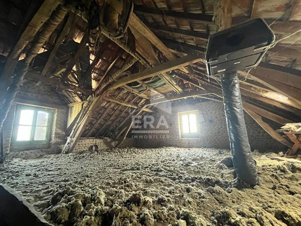 Exclusivité ERA: SENDETS : Maison de caractère à rénover. 202,5 m² + combles aménageables