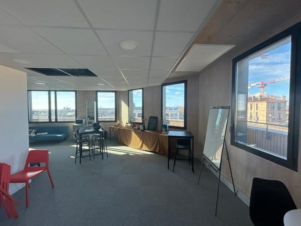 Bureaux ERP à louer - proximité immédiate Euromediterranée et autoroutes - 13015 Marseille