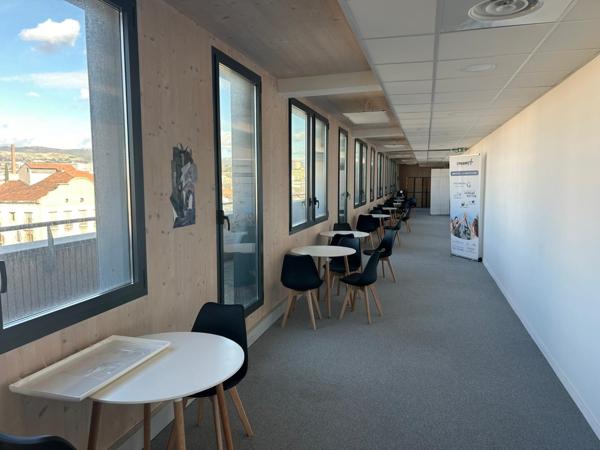 Bureaux ERP à louer - proximité immédiate Euromediterranée et autoroutes - 13015 Marseille