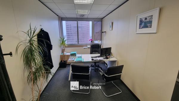 Bureaux à louer à Lyon 3ème Part-Dieu avec vue dégagée et accès transports