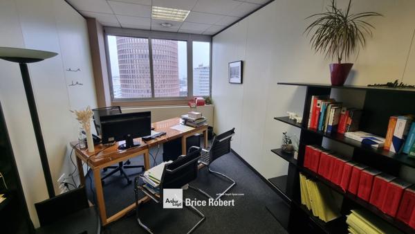 Bureaux à louer à Lyon 3ème Part-Dieu avec vue dégagée et accès transports