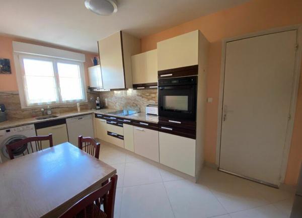 Maison à louer    6 pièces • 151 m2 Montigny-le-Bretonneux