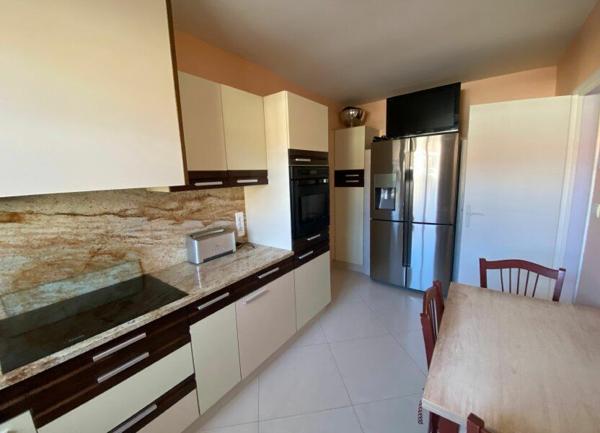 Maison à louer    6 pièces • 151 m2 Montigny-le-Bretonneux