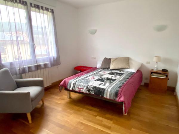 maison avec garage et terrain attenant