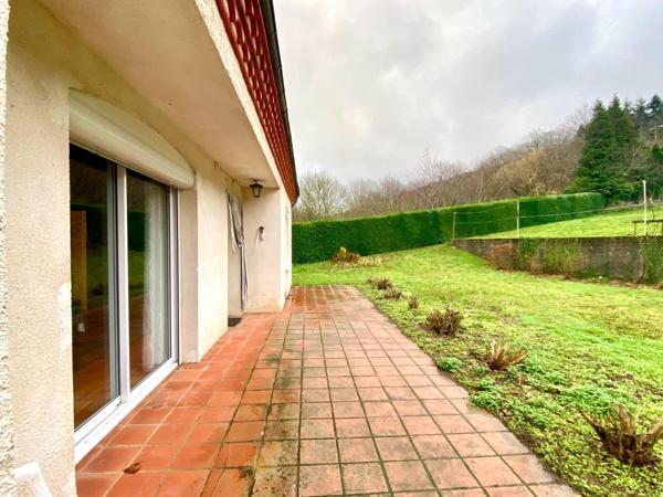 maison avec garage et terrain attenant