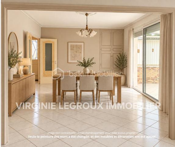 Vous recherchez une maison sur sous-sol sur la commune du Bourgneuf-la-Forêt, vous offrant un beau potentiel d'aménagement mais sans de gros travaux à prévoir ? Alors je vous invite à lire la suite, cette maison peut vous intéresser...
En effet, située dans une impasse dans un lotissement calme, cette maison sur sous-sol de 1966, très bien entretenue par ses propriétaires, a de nombreux atouts pour vous séduire. 
Nous commencerons la visite par une entrée qui dessert d'un coté la cuisine aménagée et équipée de 12m2 et de l'autre le séjour de 19m2 et le salon de 10m2. Du séjour, vous accéderez à la véranda de 16m2 aujourd'hui non comptabilisée dans la surface habitable mais qui pourrait aisément le devenir et ainsi vous permettre d'avoir une pièce de vie totale de 45m2 ou 57m2 avec la cuisine !
Nous poursuivrons la visite avec l'espace nuit composé d'un wc séparé, une salle d'eau de 4m2, une première chambre de 13m2 et de deux autres chambres de 10m2. 
Gros points positifs pour cette maison de nombreux travaux concernant la rénovation énergétique du logement ont été recemment réalisés  : toutes les menuiseries ont été changées en 2024 (pvc double vitrage) et avec volets roulants centralisés, un chauffe-eau thermodynamique a été installé en 2025, l'isolation du sous-sol a été faite en 2025 et.... l'isolation a été également faite en 2025 ! 
Le mode de chauffage de cette maison est au fuel et la chaudière d'origine a été remplacée par une chaudière plus performante à condensation !
Il vous restera à rafraichir les sols, les peintures, la cuisine selon vos goûts mais les postes les plus onéreux ont déjà été réalisés par les propriétaires, détail non négligeable !
Coté stockage me direz-vous, et bien nous irons direction le sous-sol. Un sous-sol complet de 80m2 environ avec une hauteur sous plafond isolation déduite de 2m. 
Vous pourrez y ranger, voiture, motos et bricolage. 
Coté jardin, vous pourrez profiter de la parcelle de 600m2 environ entièrement close et arborée. 
Alors, cette maison vous intéresse ? Elle correspond à plusieurs de vos critères de recherche ? Appelez-moi pour d'éventuels renseignements complémentaires et peut-être fixer une visite.
