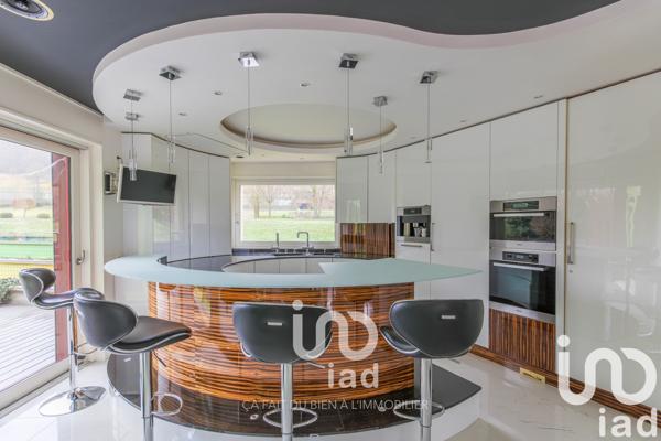 Maison à vendre 11 pièces 299 m² Mantes-la-Jolie