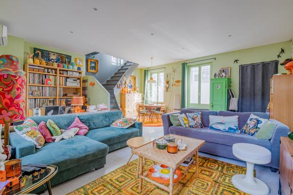 MAISON 110 m² , VILLEURBANNE FLACHET, TERRASSE, CAVE, GARAGE en sus.