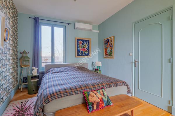 MAISON 110 m² , VILLEURBANNE FLACHET, TERRASSE, CAVE, GARAGE en sus.