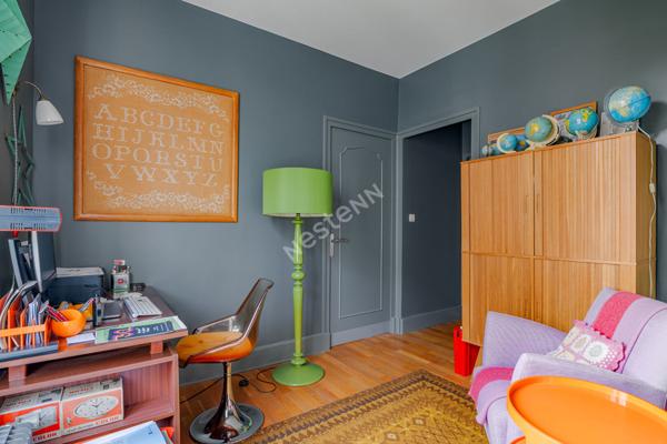 MAISON 110 m² , VILLEURBANNE FLACHET, TERRASSE, CAVE, GARAGE en sus.