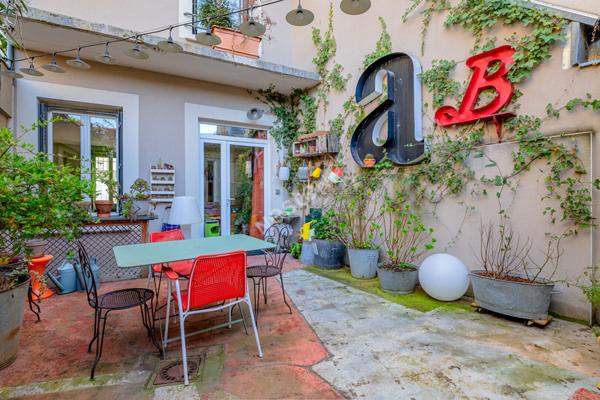 MAISON 110 m² , VILLEURBANNE FLACHET, TERRASSE, CAVE, GARAGE en sus.