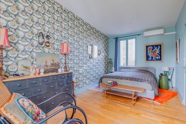 MAISON 110 m² , VILLEURBANNE FLACHET, TERRASSE, CAVE, GARAGE en sus.