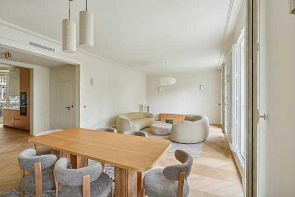 Vente Appartement de luxe Paris 7 6 Pièces 180 m²