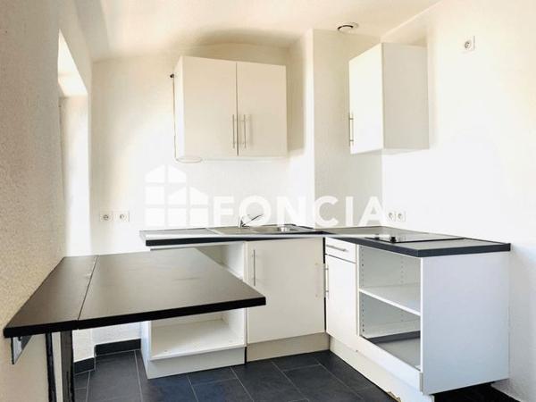 Location Studio 22.5 m² - 38 RUE LAMALGUE Toulon 83000