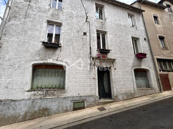 Grande Maison Centre village avec local commercial indépendant