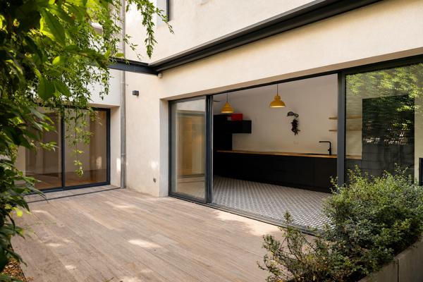 Vente Maison de luxe Nîmes 7 Pièces 243 m²