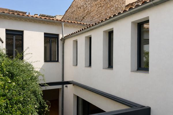 Vente Maison de luxe Nîmes 7 Pièces 243 m²