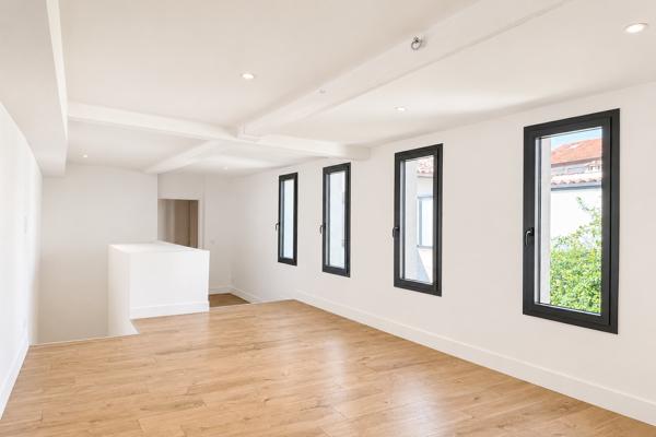 Vente Maison de luxe Nîmes 7 Pièces 243 m²