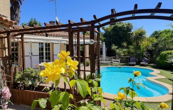 MAISON TYPE 7 / JARDIN / PISICNE / GARAGE