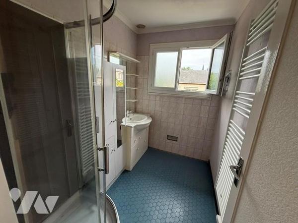 PROCHE BERNAY JOLI PAVILLON PLAIN-PIED RENOVE 3 CH SOUS-SOL COMPLET