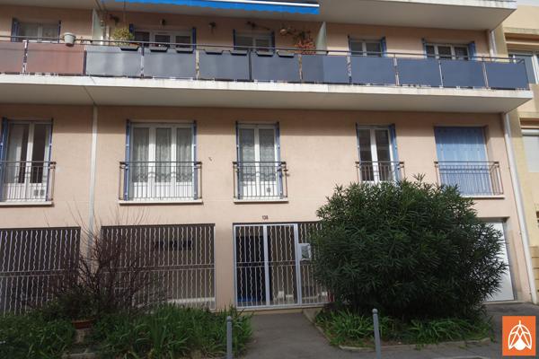 Appartement T3 de 71 m² avec balcon, ascenseur et parking - Centre ville de Salon de Provence Salon de provence Appartement T3 de 71 m² avec balcon, ascenseur et parking - Centre ville de Salon de Provence Salon de provence