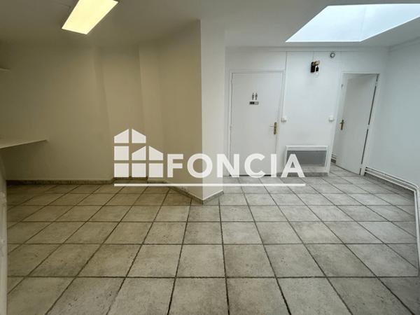 Location Local commercial 2 pièces 42 m² - Lesquin 59810