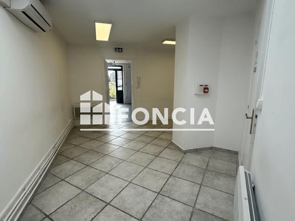Location Local commercial 2 pièces 42 m² - Lesquin 59810