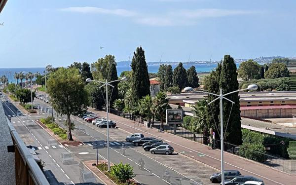 Appartement à louer    1 pièce •  Cagnes-sur-Mer