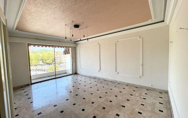 Appartement à louer    1 pièce •  Cagnes-sur-Mer